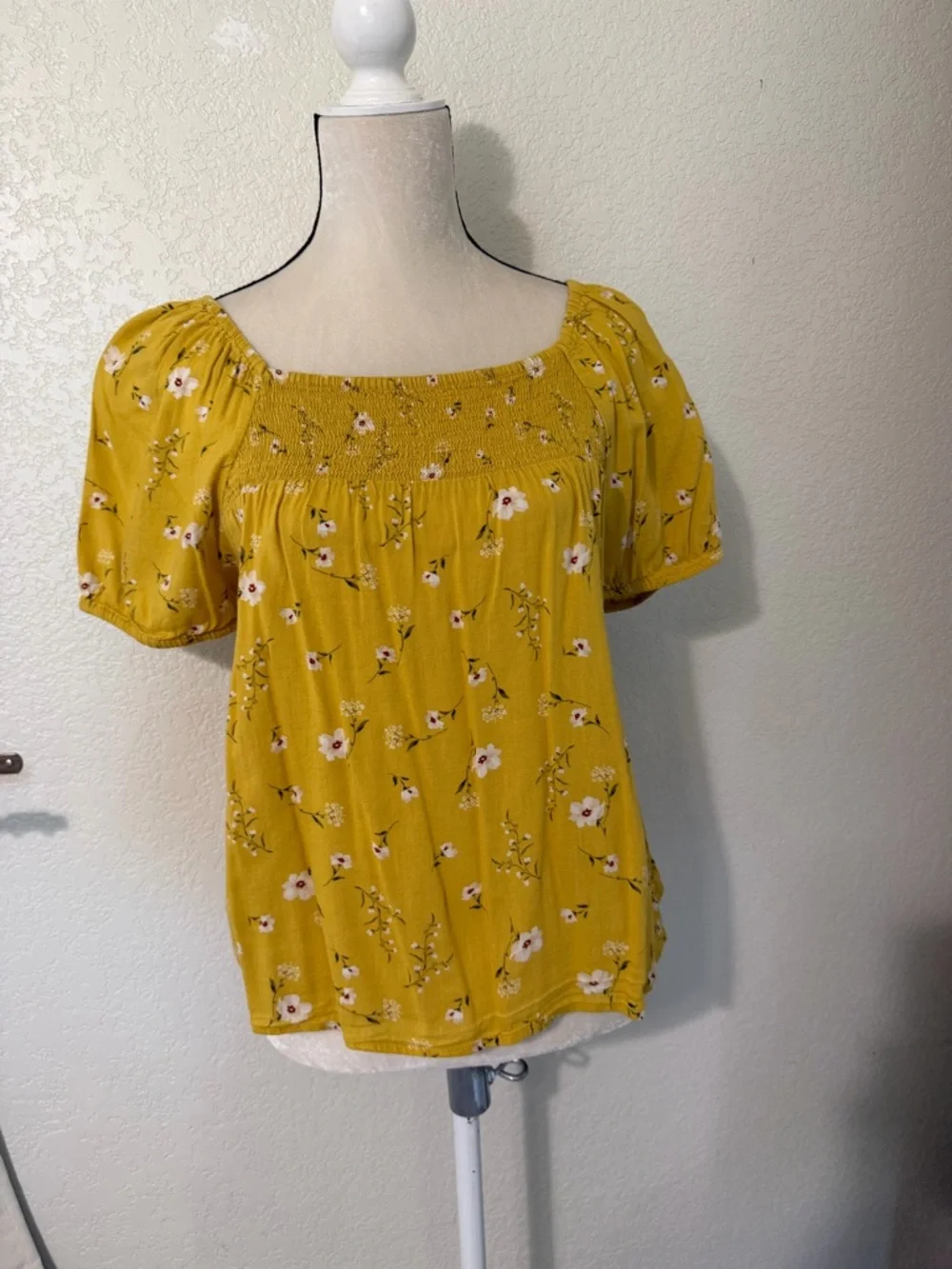 Old Navy Floral Smocked‎ Square-Neck Puff Sleeve Top, Size Medium